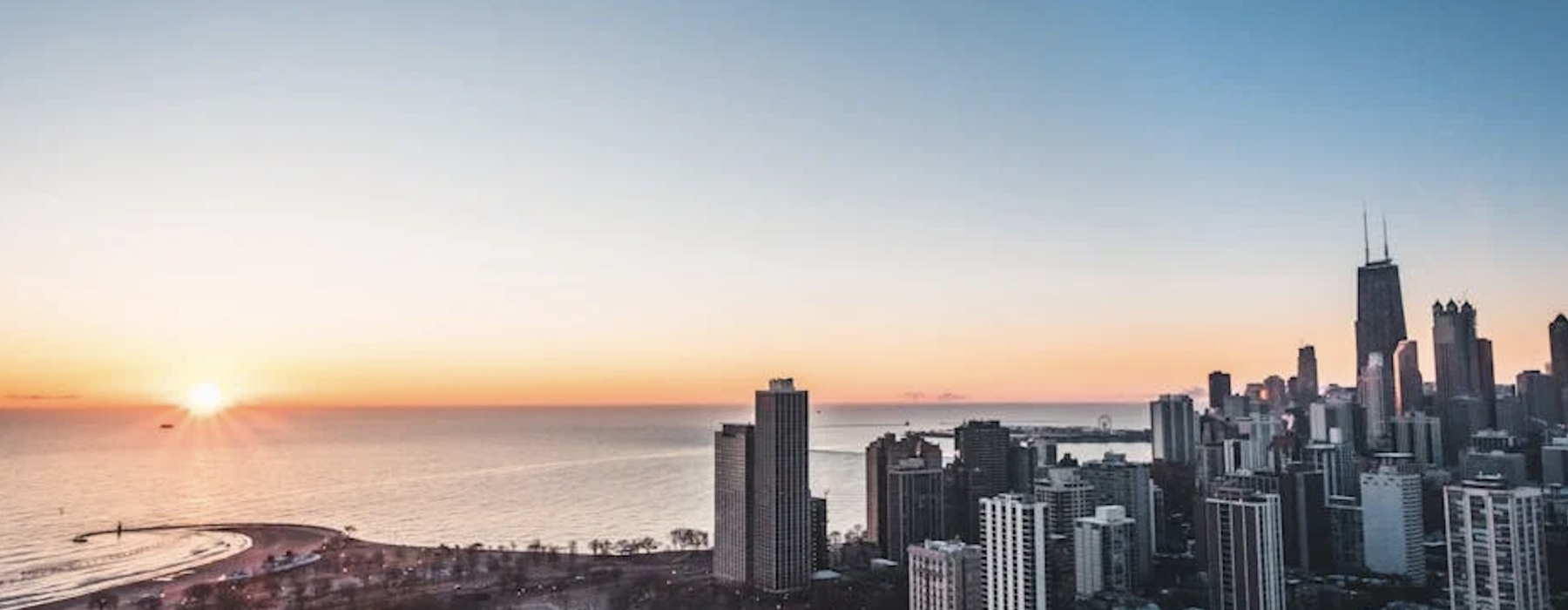 Chicago skyline - chicago luxury apartments community