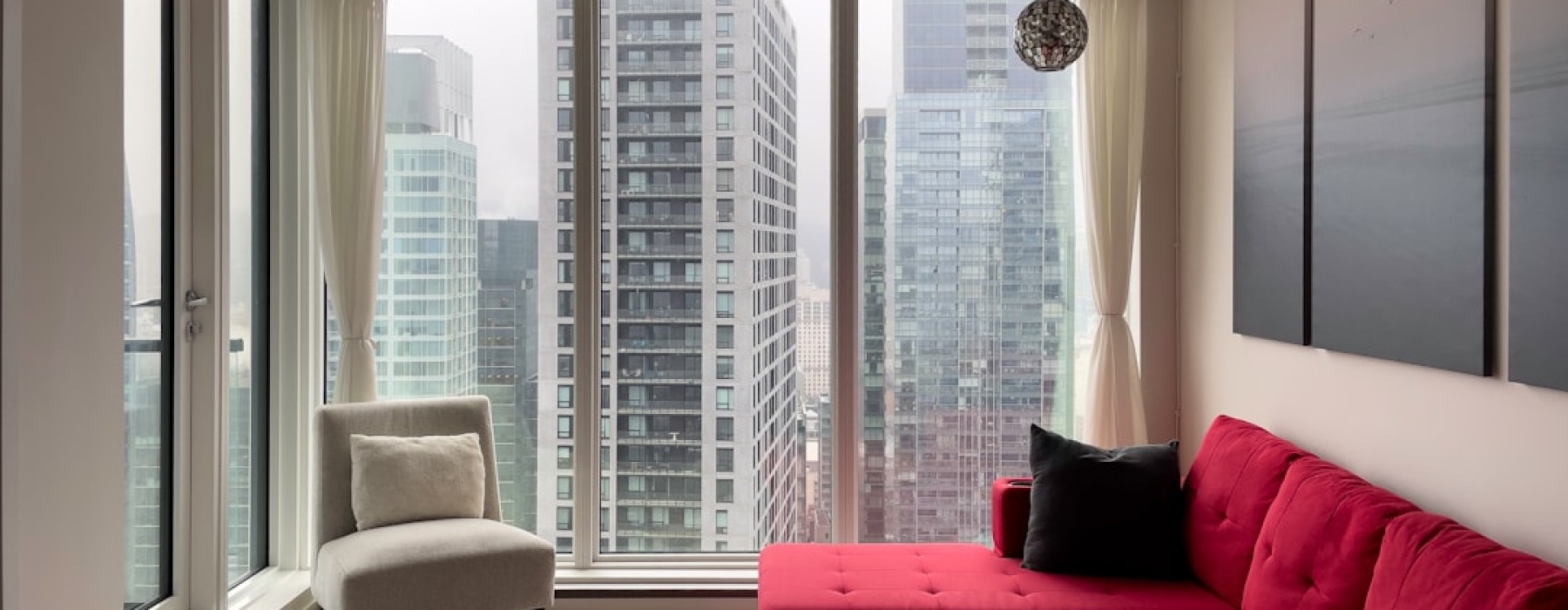 Chicago apartment interior - studio and 1 bedroom apartments in chicago